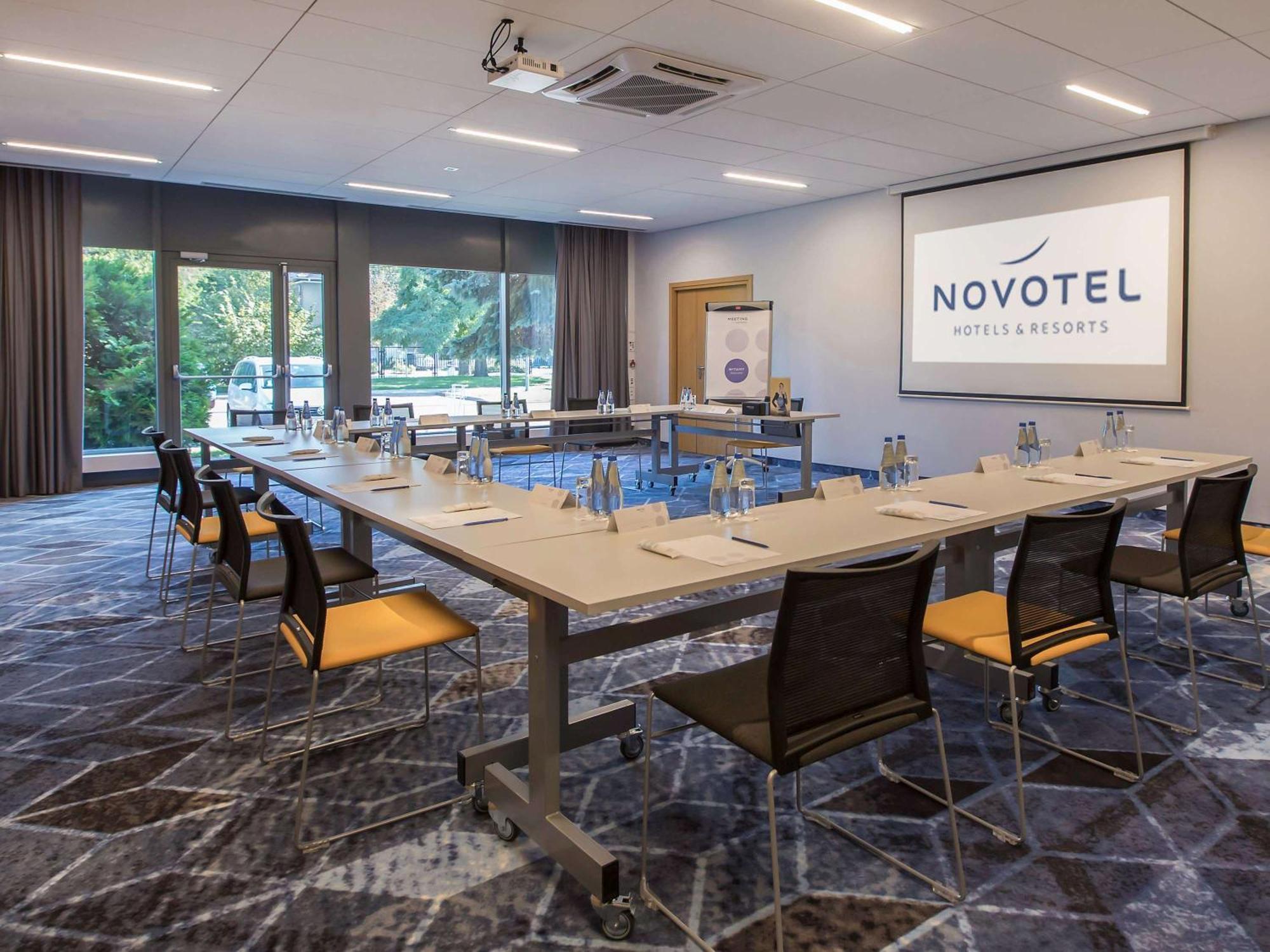 Novotel Wroclaw City Exterior photo
