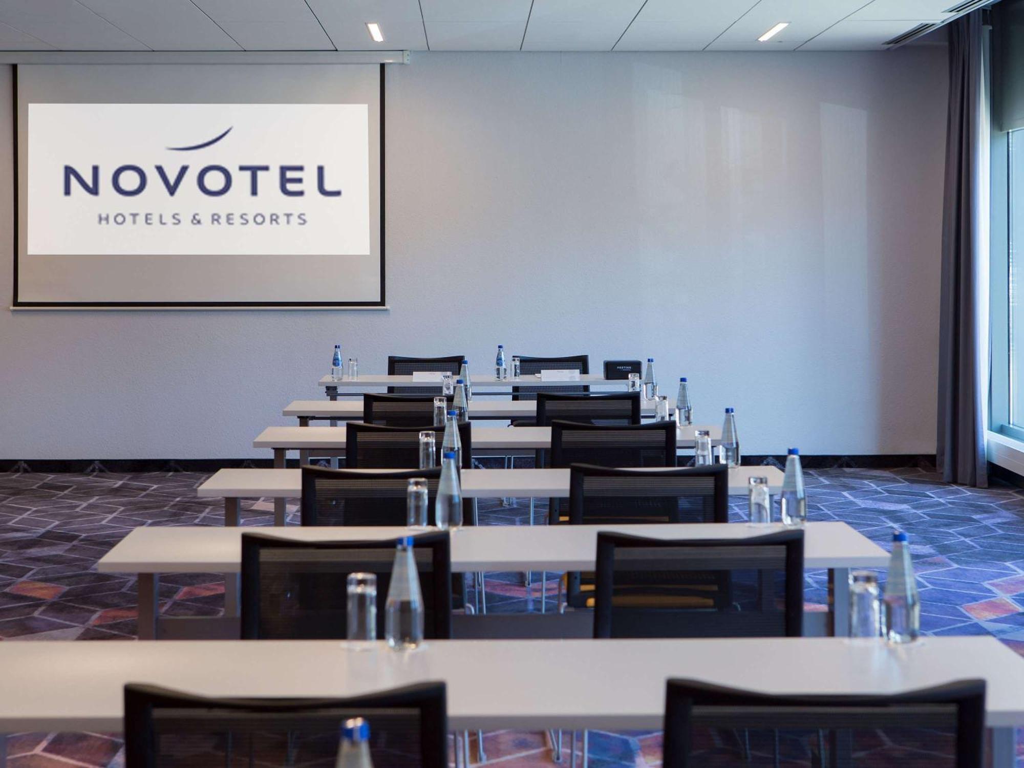 Novotel Wroclaw City Exterior photo