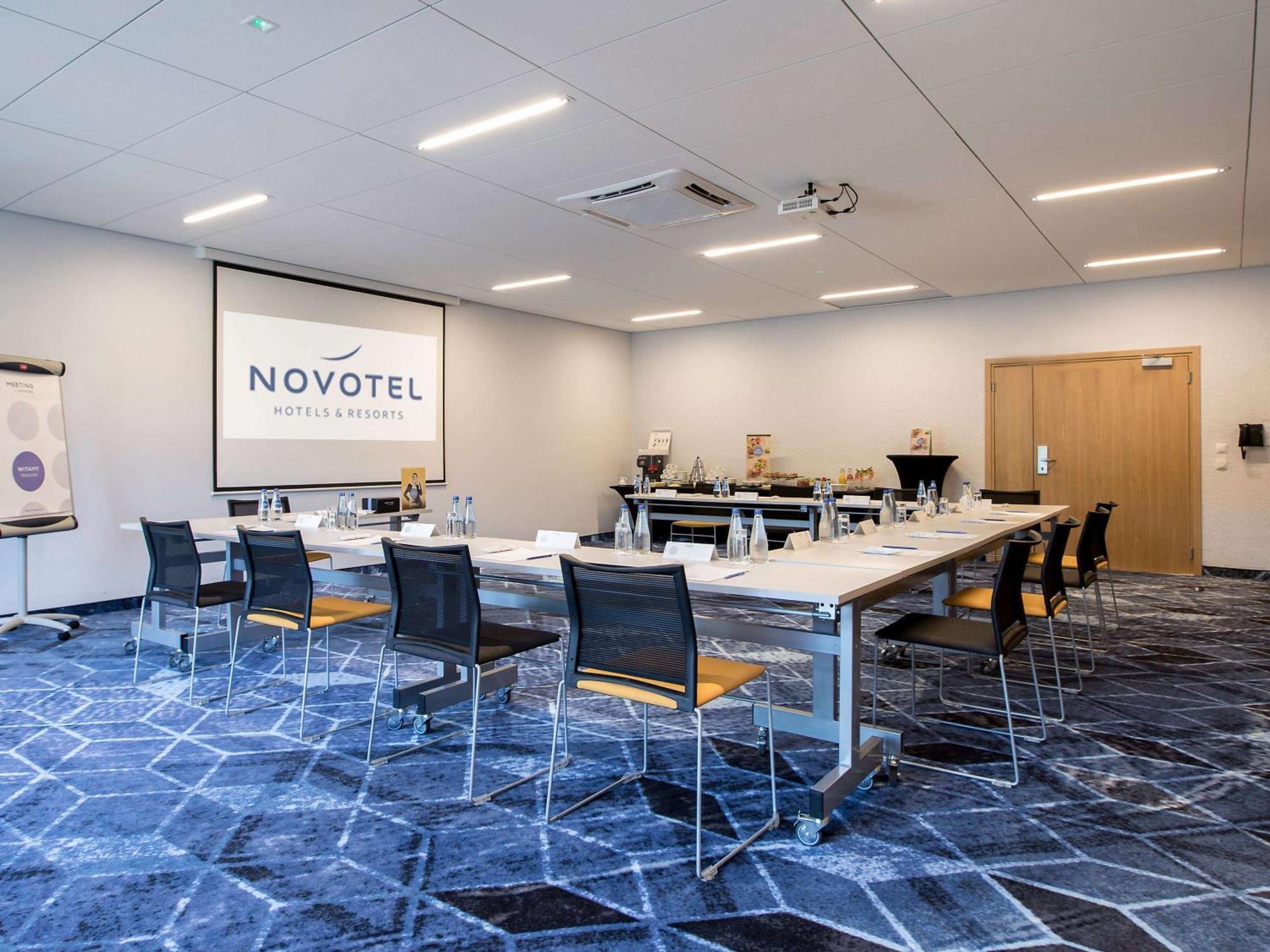 Novotel Wroclaw City Exterior photo