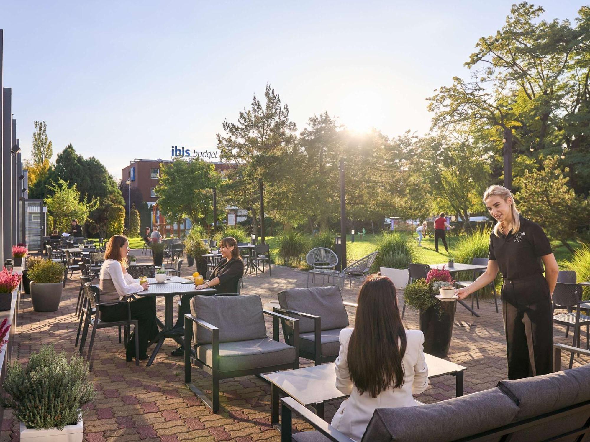 Novotel Wroclaw City Exterior photo