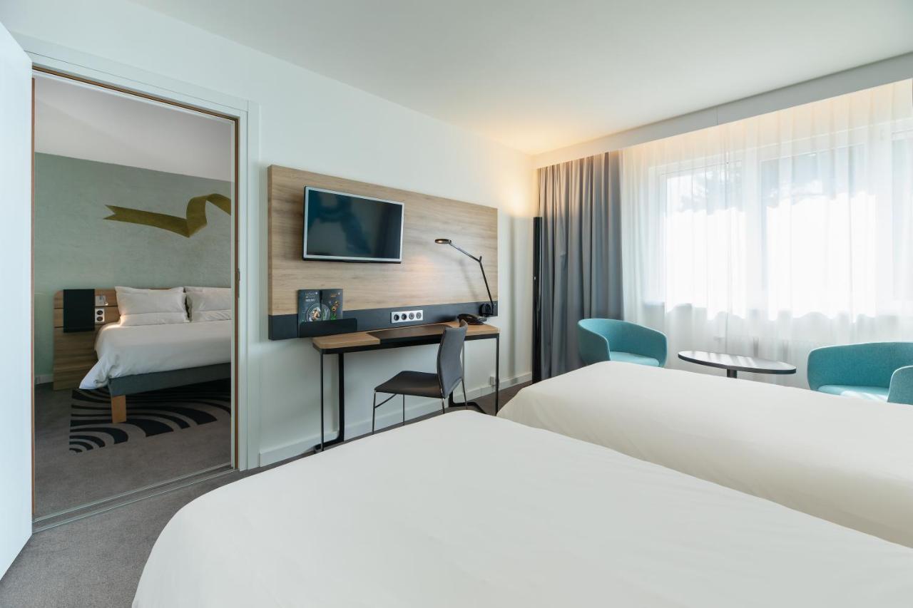 Novotel Wroclaw City Exterior photo